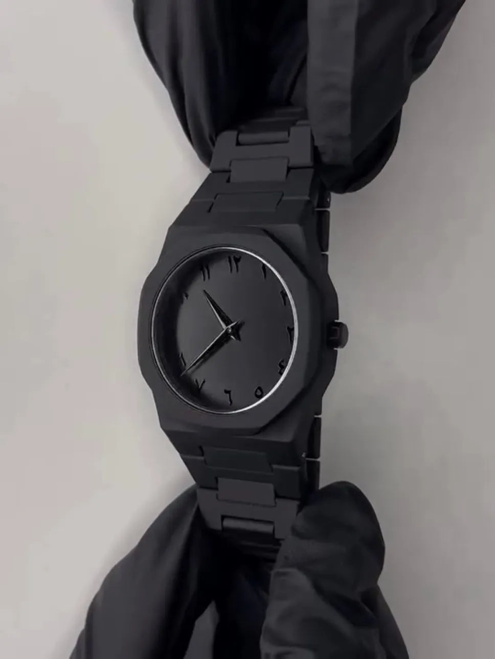 Men’s Black Arabic Aura Quartz Watch – Sleek & Premium Design