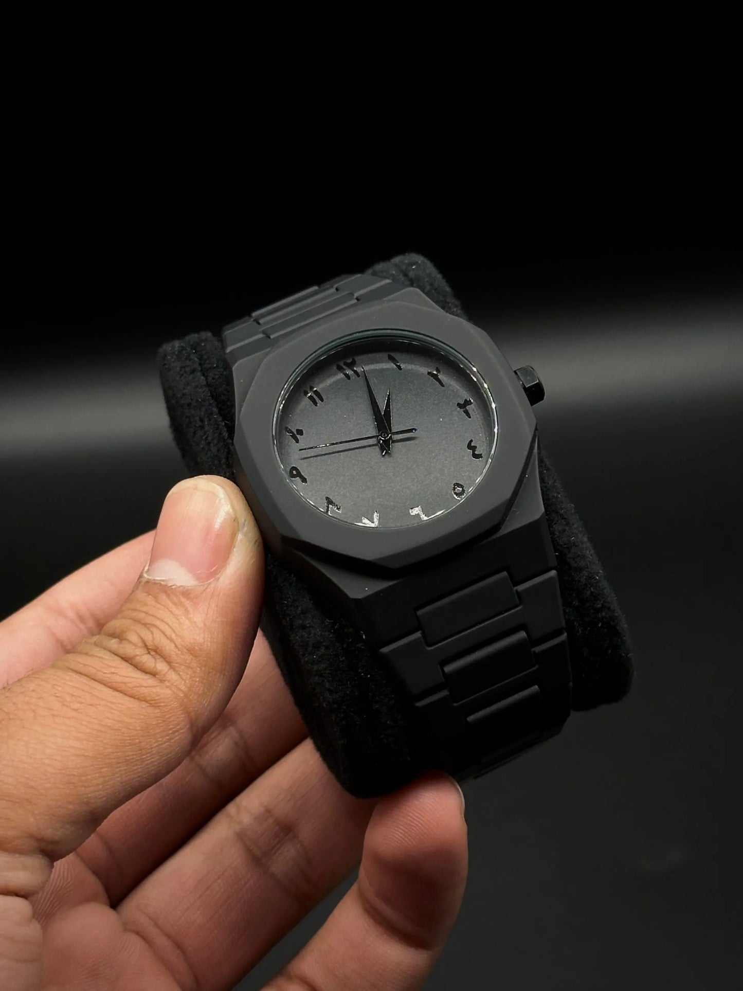 Men’s Black Arabic Aura Quartz Watch – Sleek & Premium Design